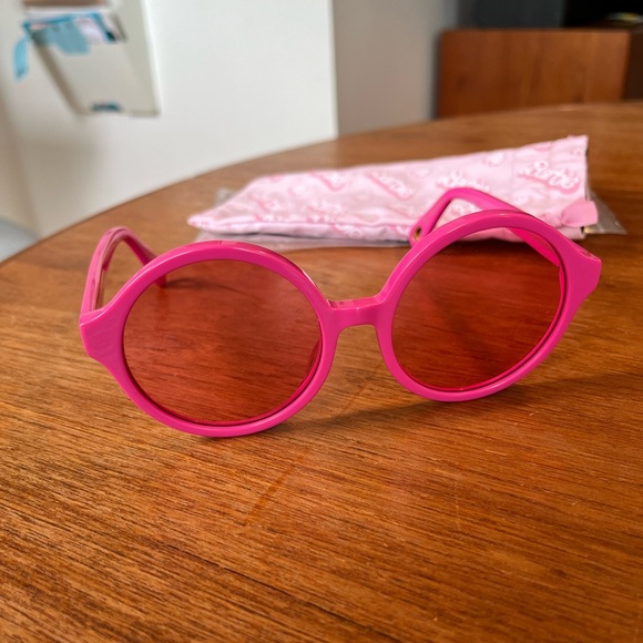 Lele Sadoughi x Barbie Hot Pink Oversized Round Sunglasses NWT - Picture 4 of 14